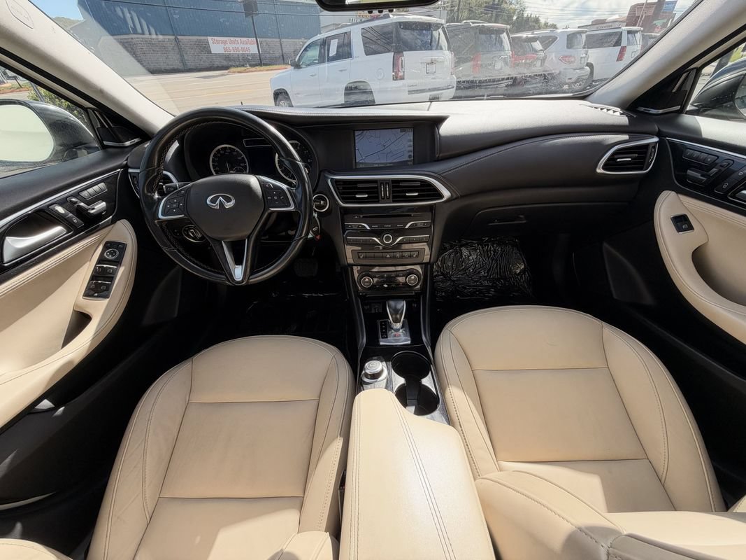Used 2017 INFINITI QX30 Premium w/ Navigation Package FWD image 19