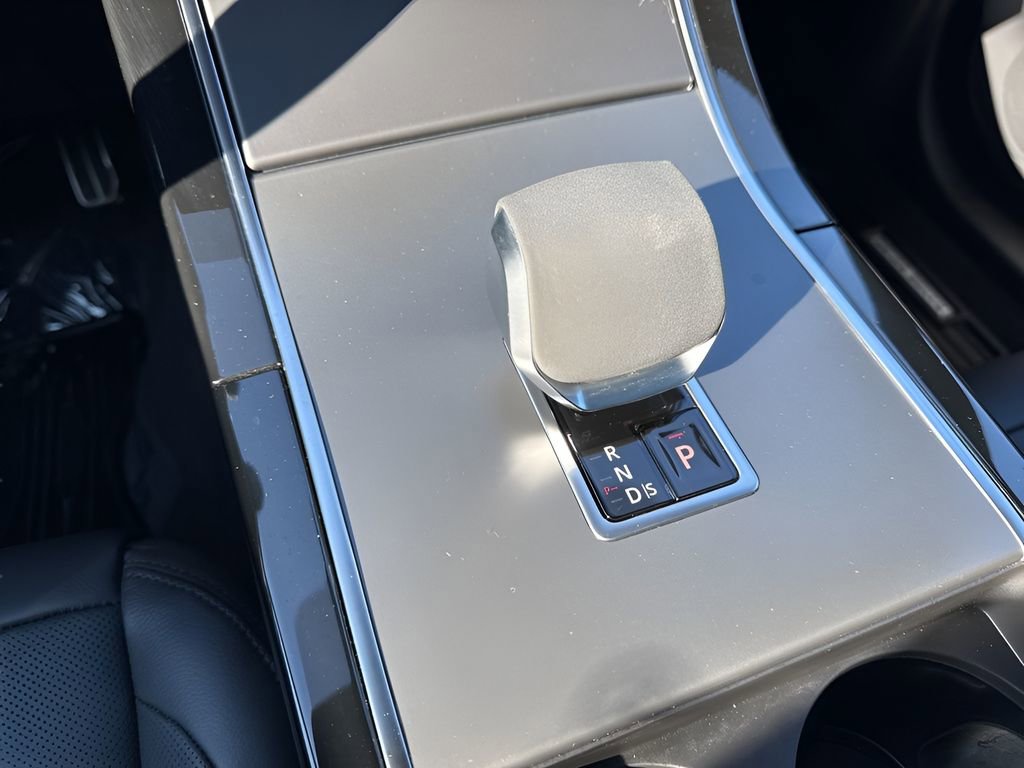 Used 2024 Land Rover Range Rover Velar Dynamic SE image 18