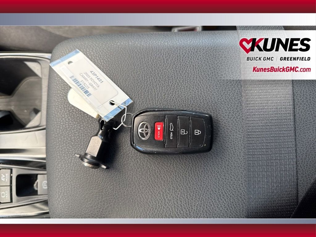 Used 2025 Toyota Camry LE image 17