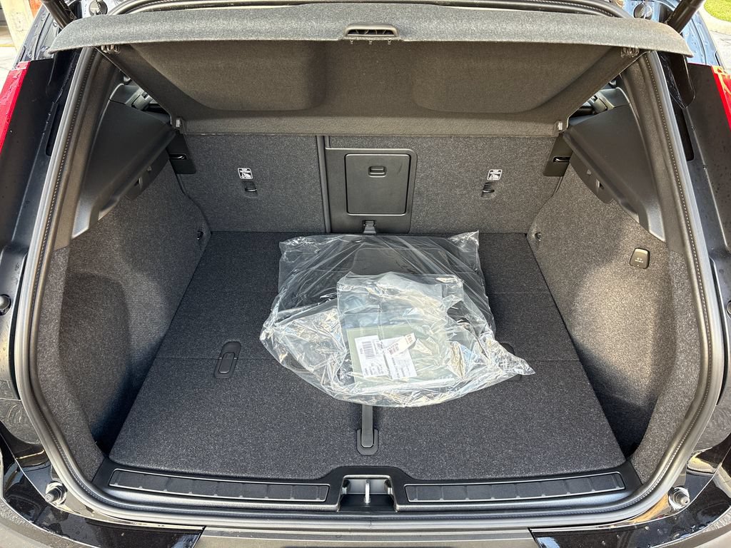 New 2026 Volvo XC40 B5 Plus AWD/4WD image 19