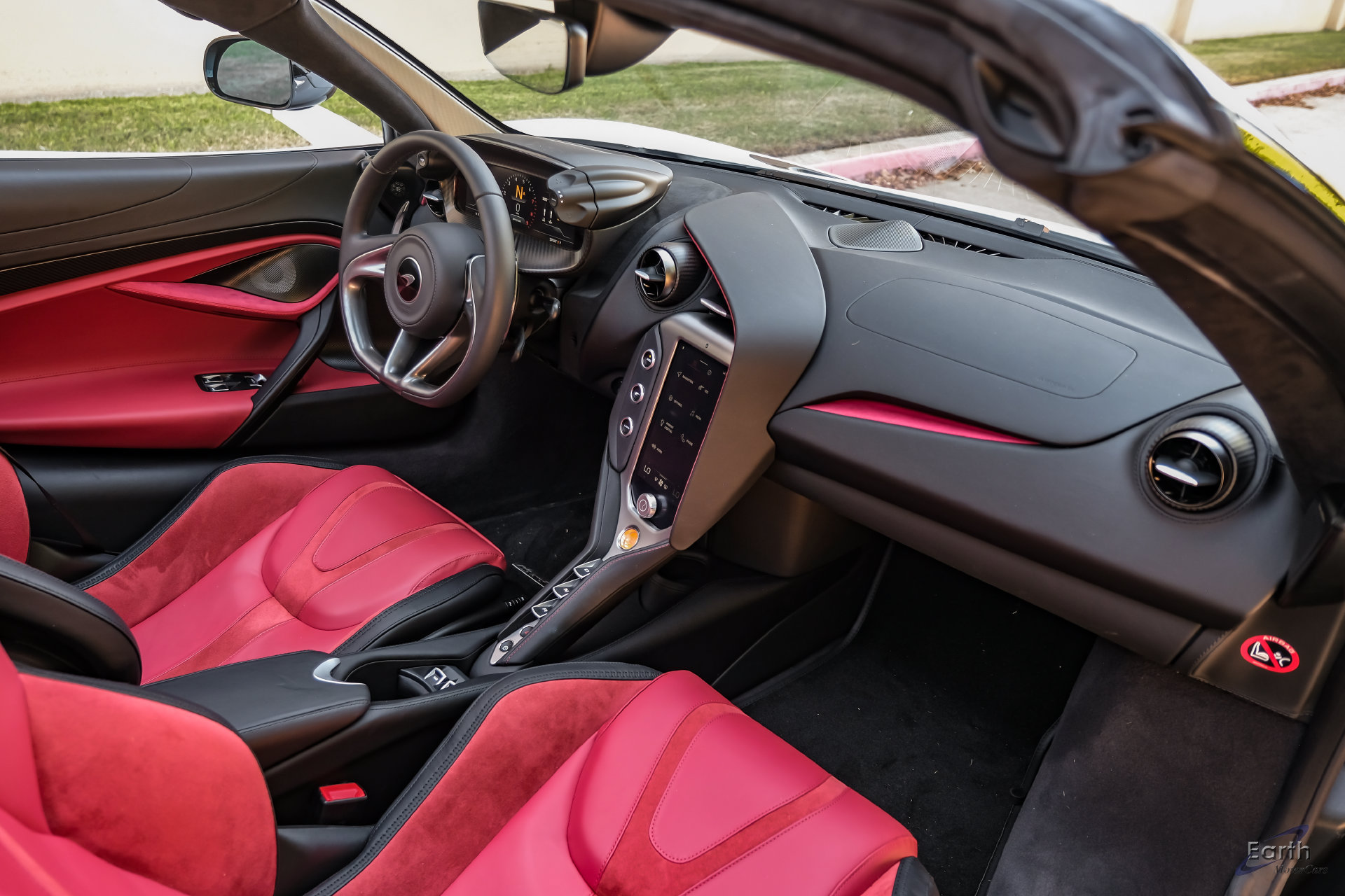 Used 2025 McLaren 750S Spider RWD image 66