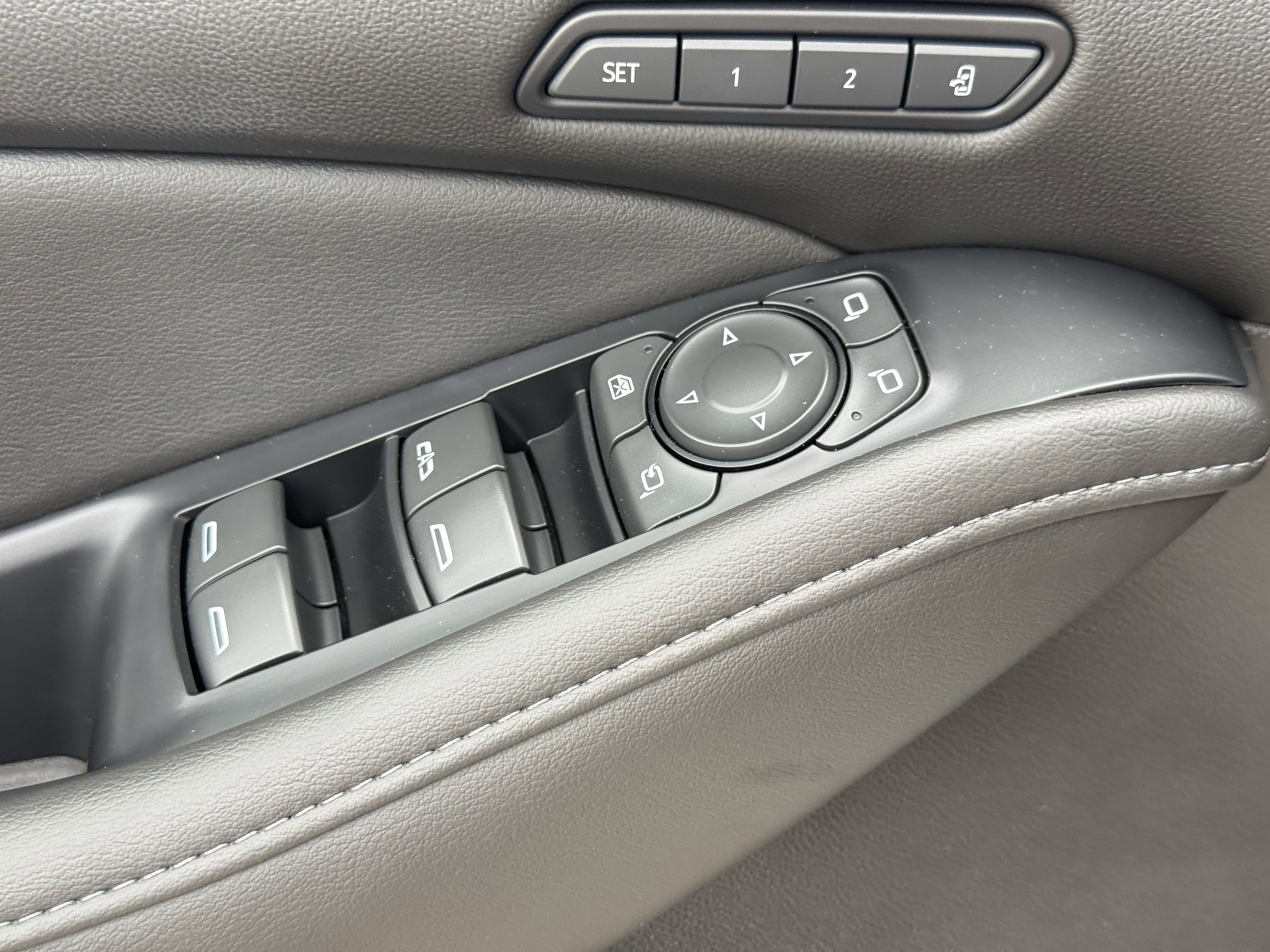 Used 2021 Buick Enclave Avenir FWD image 26