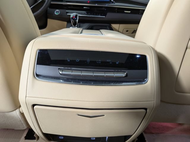 Certified 2024 Cadillac Escalade Premium Luxury AWD/4WD image 28