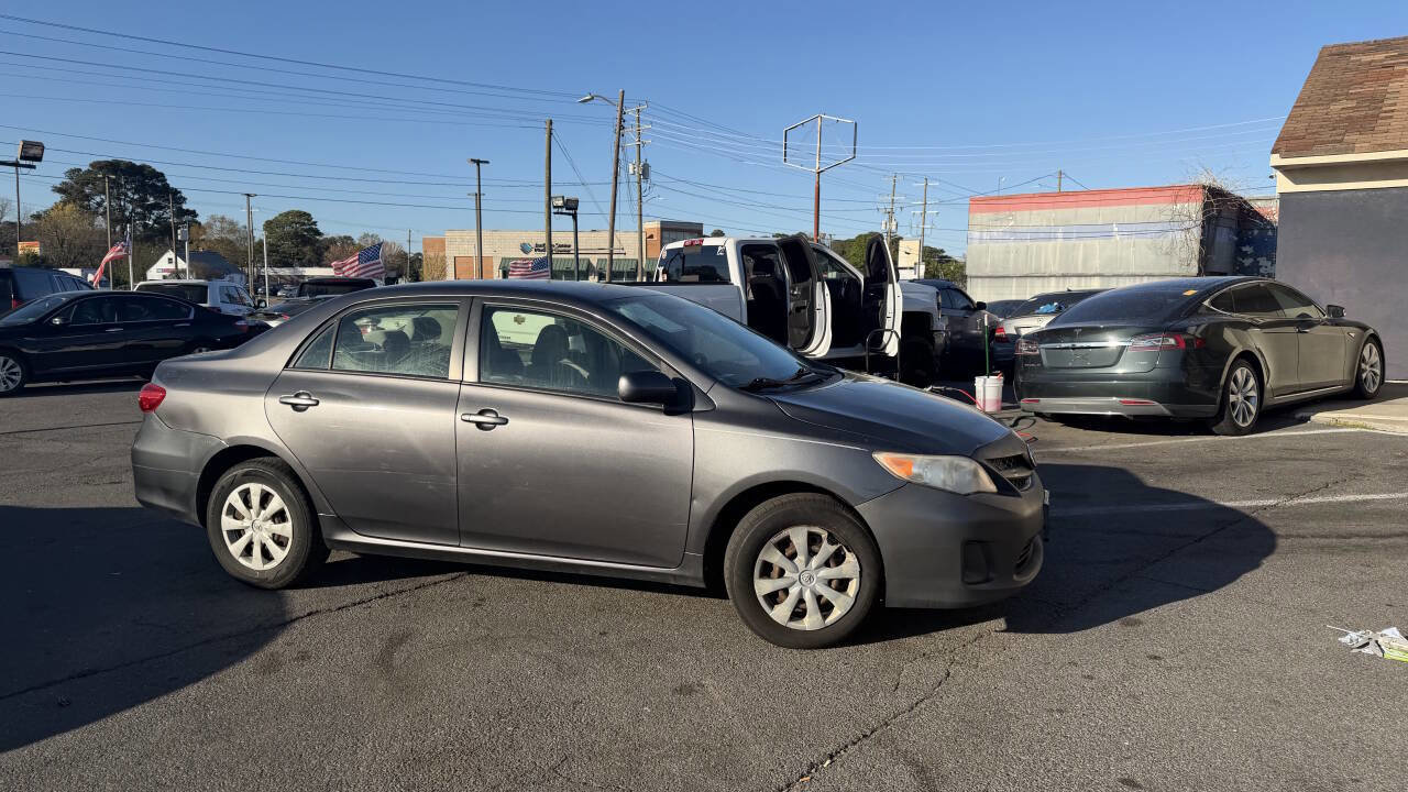 Used 2011 Toyota Corolla LE image 3
