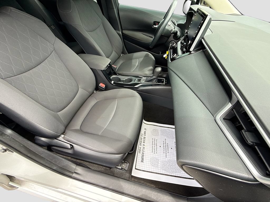 Used 2021 Toyota Corolla LE FWD image 14