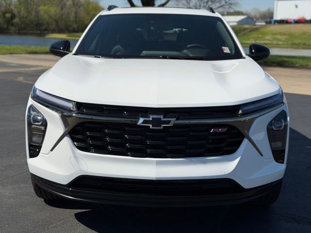 New 2026 Chevrolet Trax RS w/ Sunroof Package FWD image 2