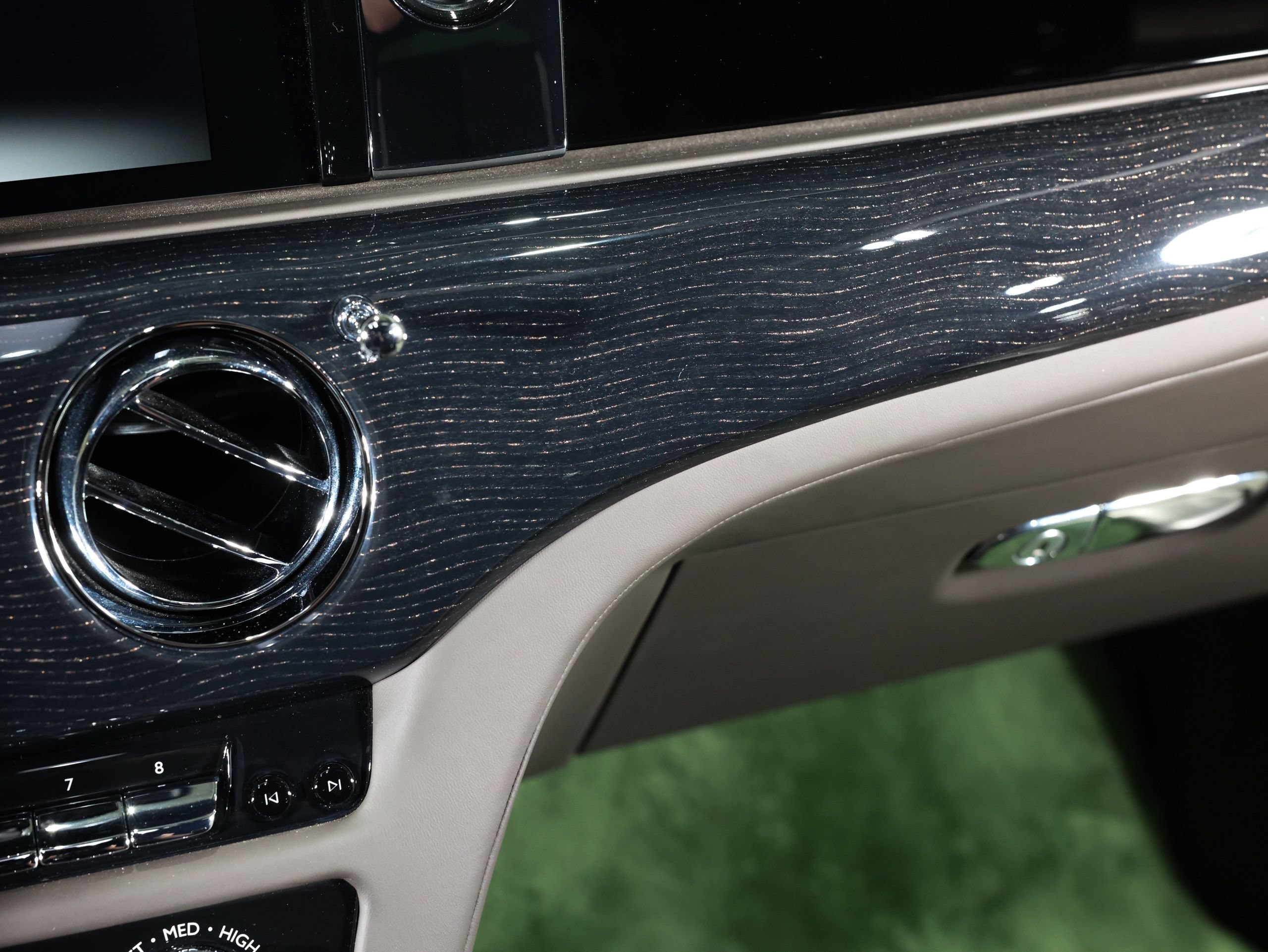 Used 2023 Rolls-Royce Ghost AWD/4WD image 45