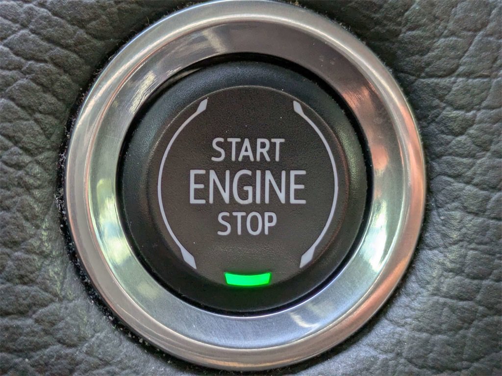 Used 2021 GMC Yukon Denali w/ Denali Premium Package image 30