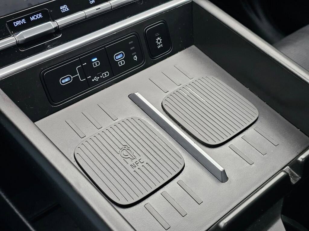 Used 2024 Hyundai Santa Fe Limited image 25