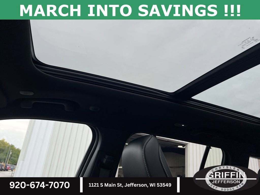 New 2025 Jeep Grand Cherokee Limited w/ Luxury Tech Group II image 31