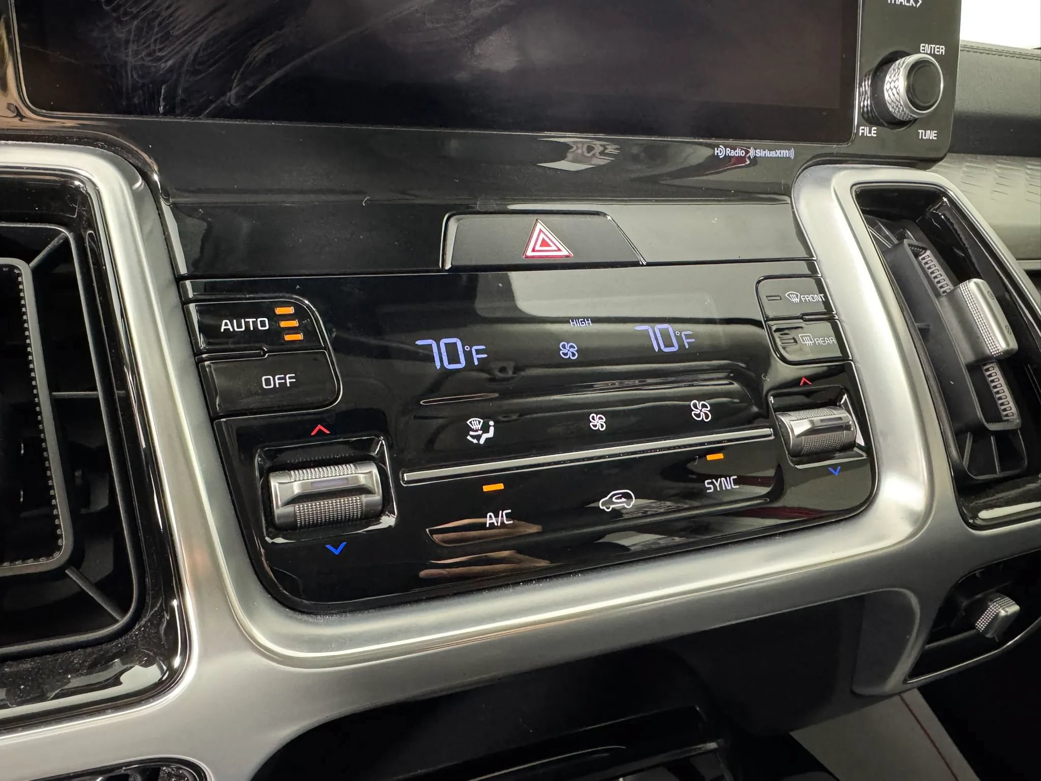 Used 2022 Kia Sorento SX AWD/4WD image 21