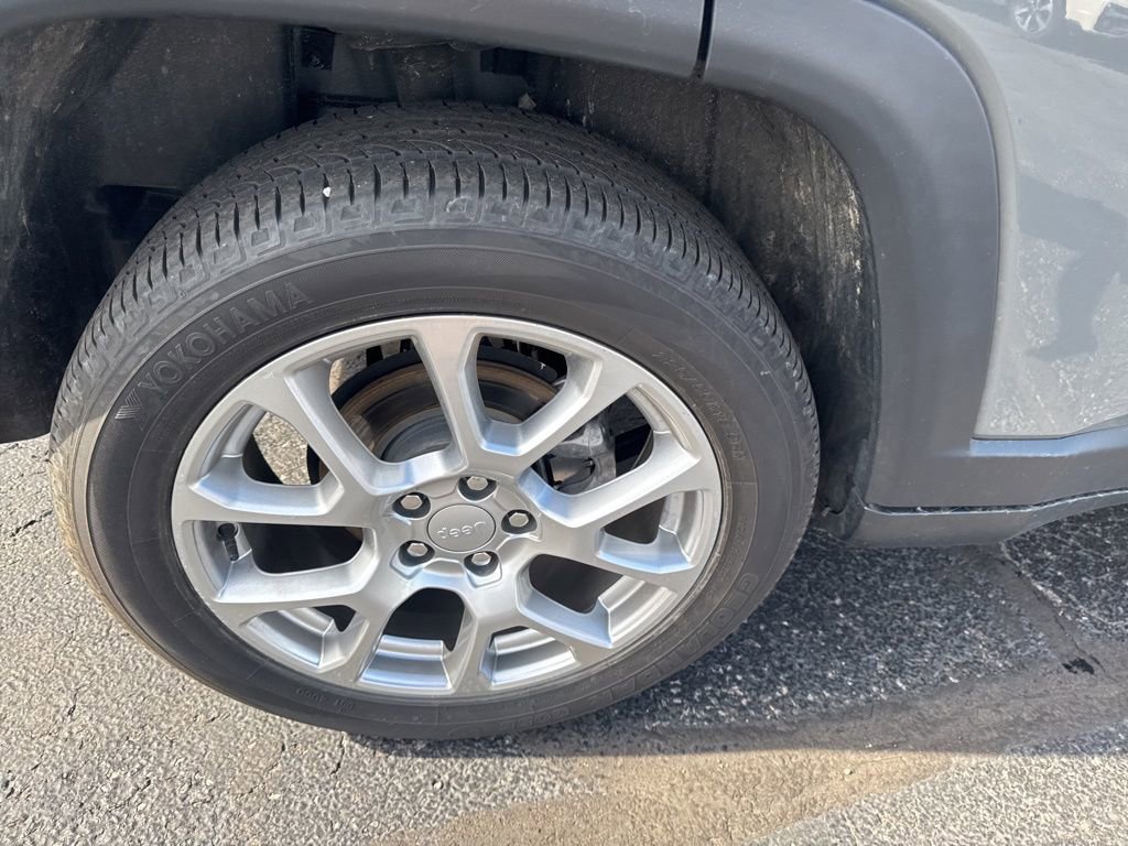 Used 2023 Jeep Compass Latitude AWD/4WD image 46