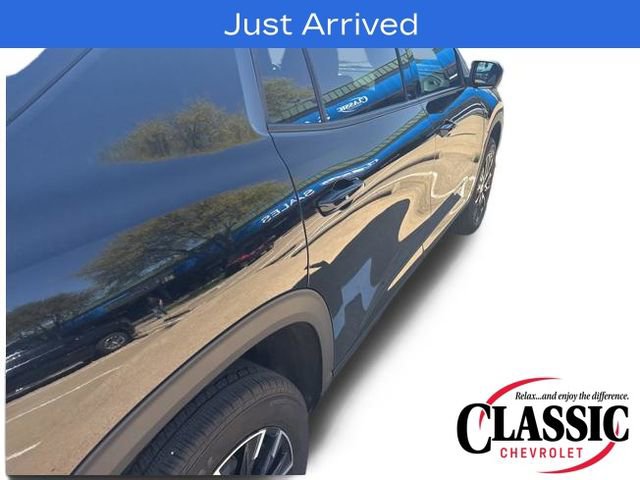 Used 2025 Chevrolet Traverse LT w/ Sun and Wheel Package image 21