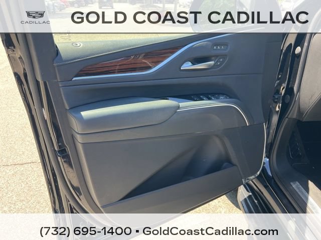 Used 2023 Cadillac Escalade ESV Premium Luxury AWD/4WD image 19