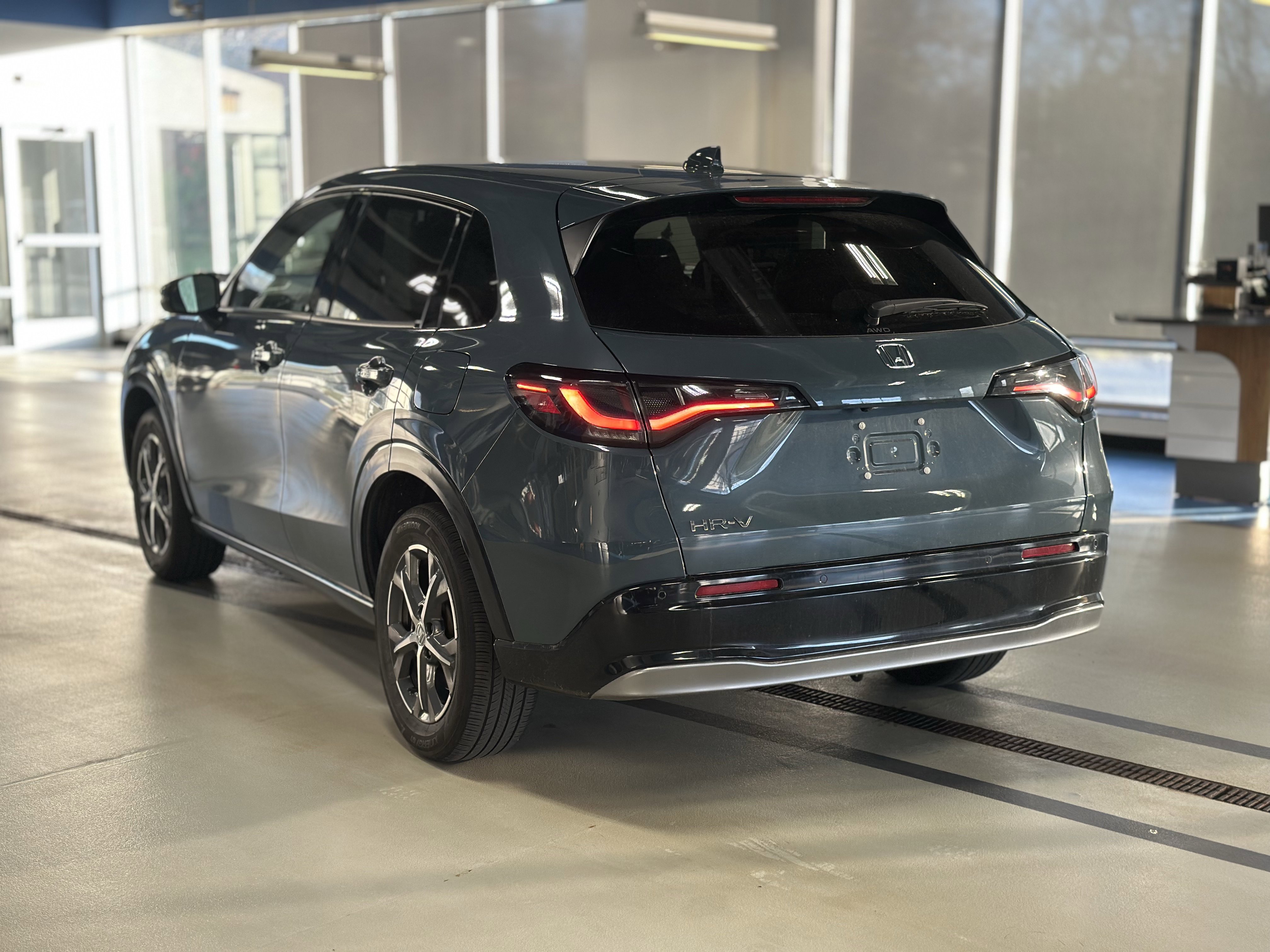 Used 2024 Honda HR-V EX-L image 8