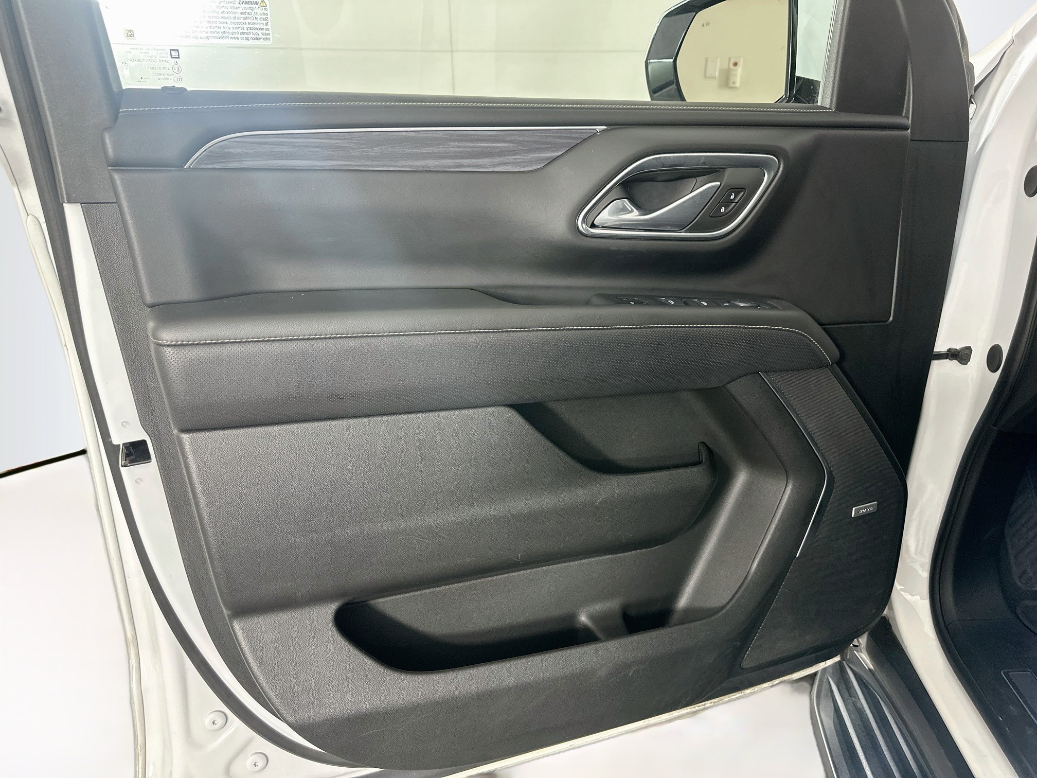 Used 2024 GMC Yukon XL SLT RWD image 26