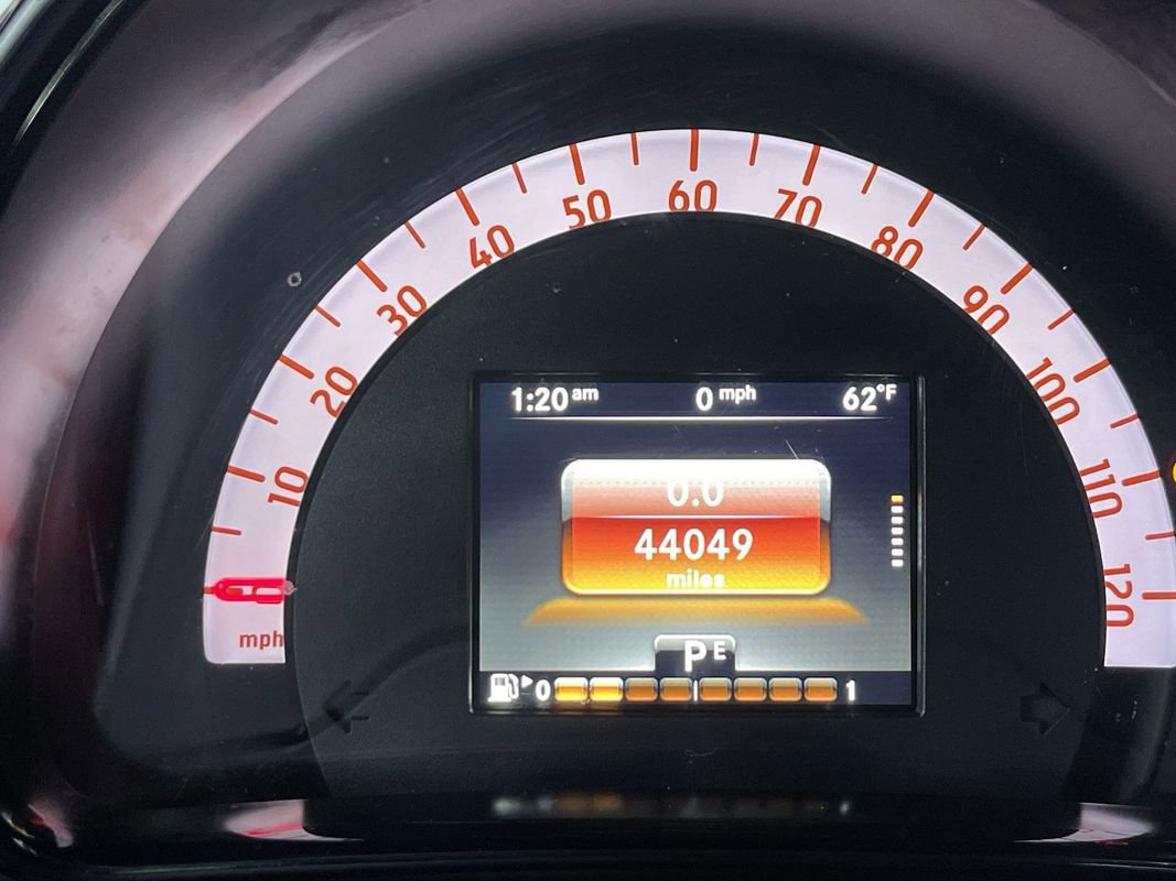 Used 2016 smart fortwo passion image 17