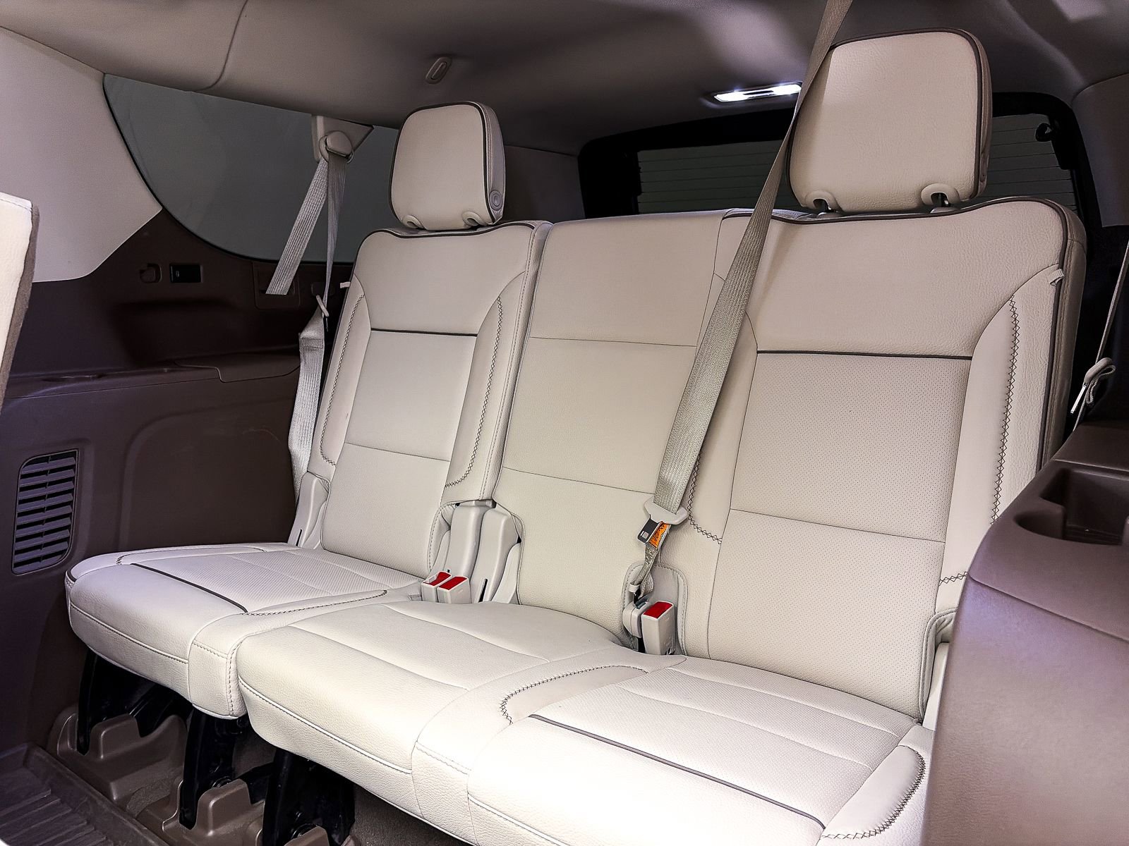 Used 2023 GMC Yukon XL Denali AWD/4WD image 42