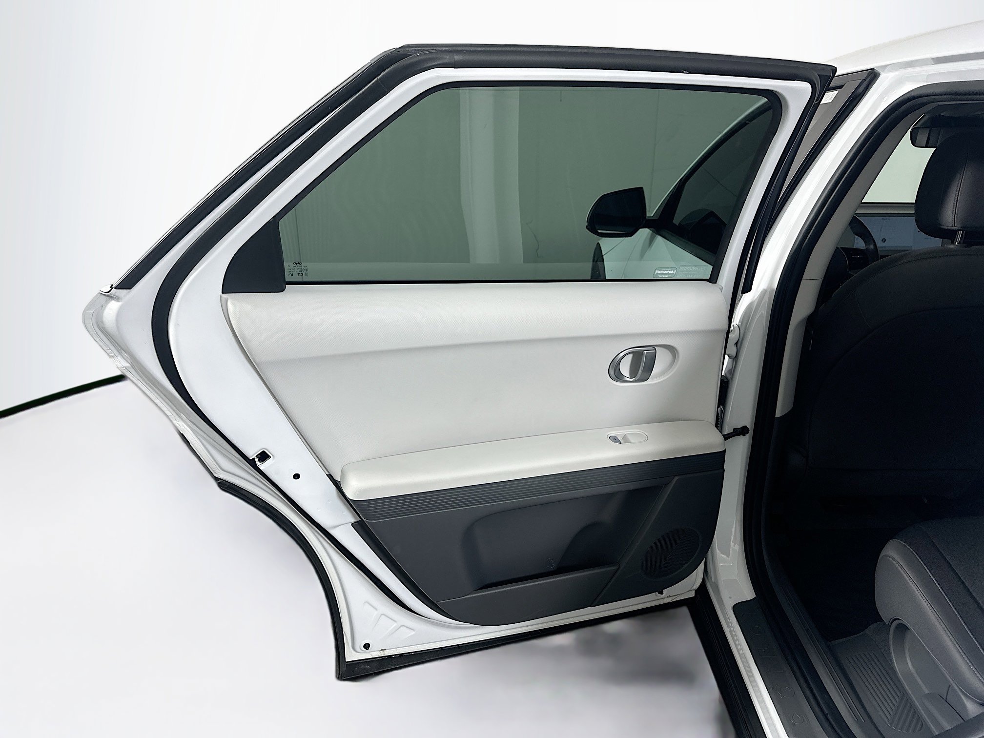 Used 2024 Hyundai Ioniq 5 SEL RWD image 27
