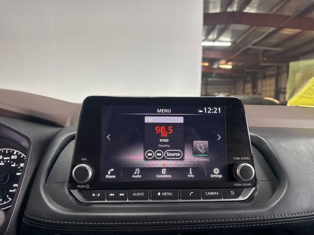 Used 2023 Nissan Rogue SV image 15