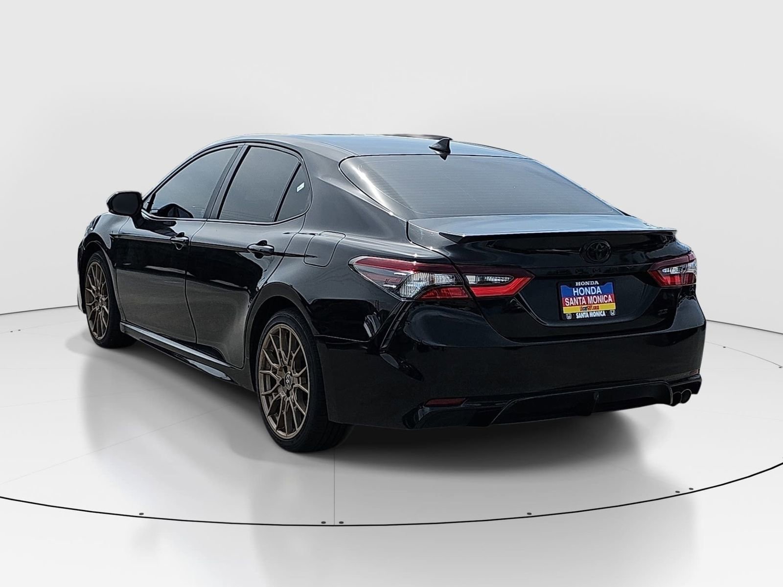 Used 2024 Toyota Camry SE w/ Convenience Package FWD image 7