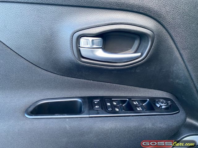 Used 2020 Jeep Renegade Latitude w/ Cold Weather Group image 22