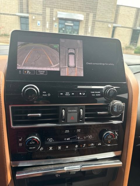 Used 2024 INFINITI QX80 Sensory AWD/4WD image 10