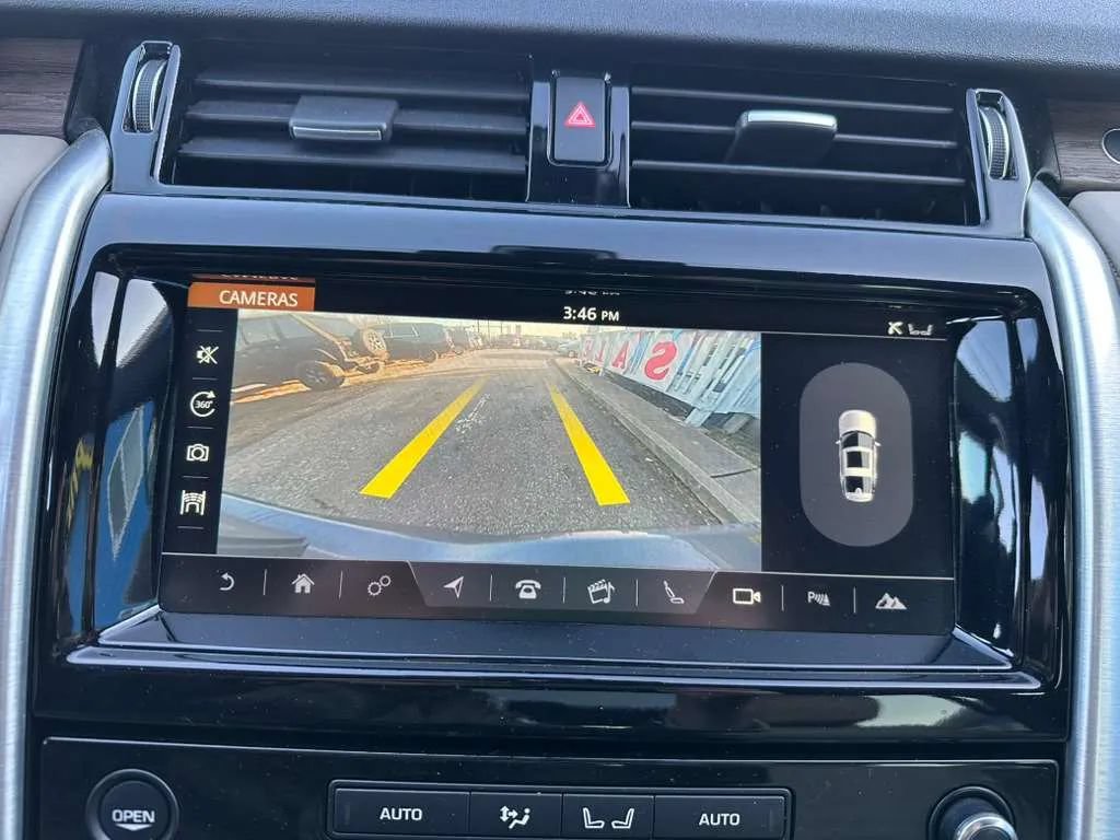 Used 2017 Land Rover Discovery HSE AWD/4WD image 21