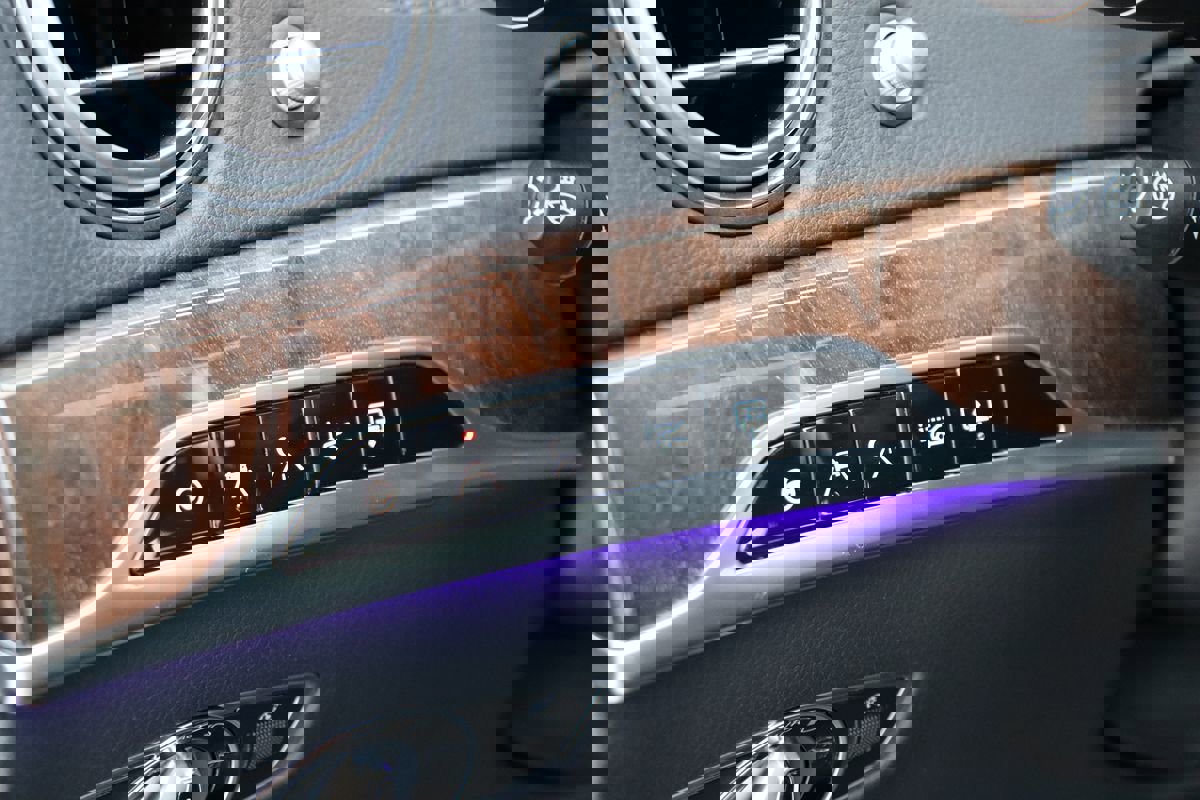 Used 2019 Mercedes-Benz S 560 Sedan image 19