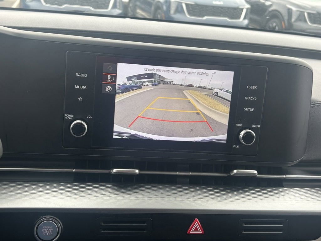 Certified 2023 Kia Carnival LX image 17