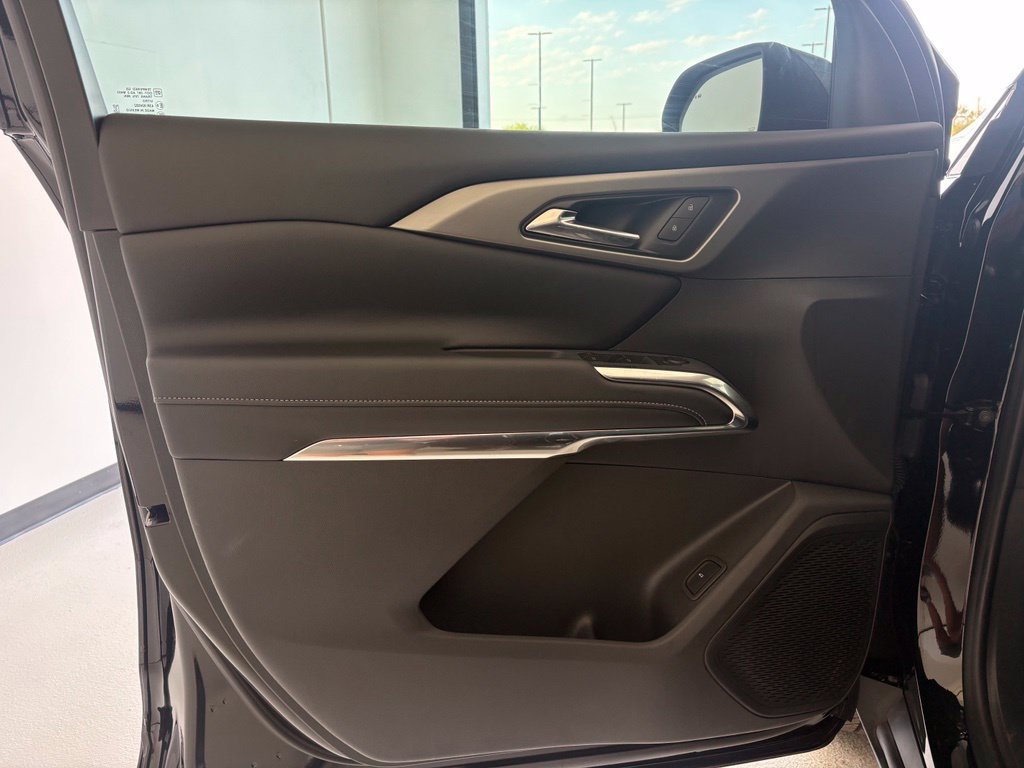 New 2027 Chevrolet Traverse LT FWD image 21
