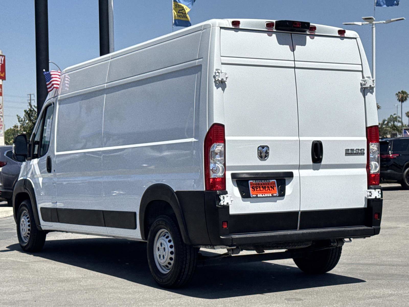 Used 2025 RAM ProMaster 2500 w/ Convenience Group FWD image 7