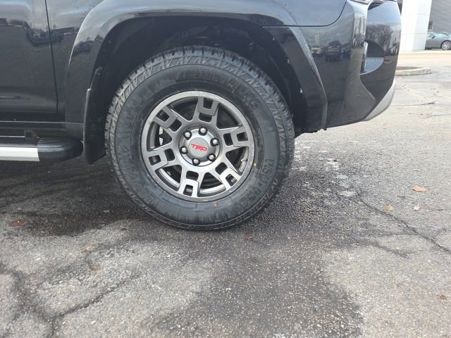 Used 2019 Toyota 4Runner TRD Off-Road image 2