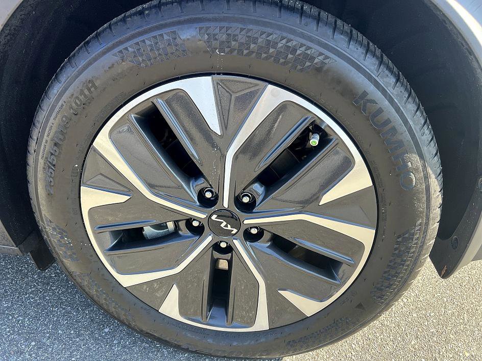 Used 2024 Kia EV6 Light image 10