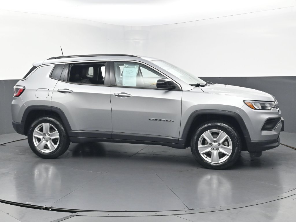 Used 2022 Jeep Compass Latitude w/ Convenience Group AWD/4WD image 47