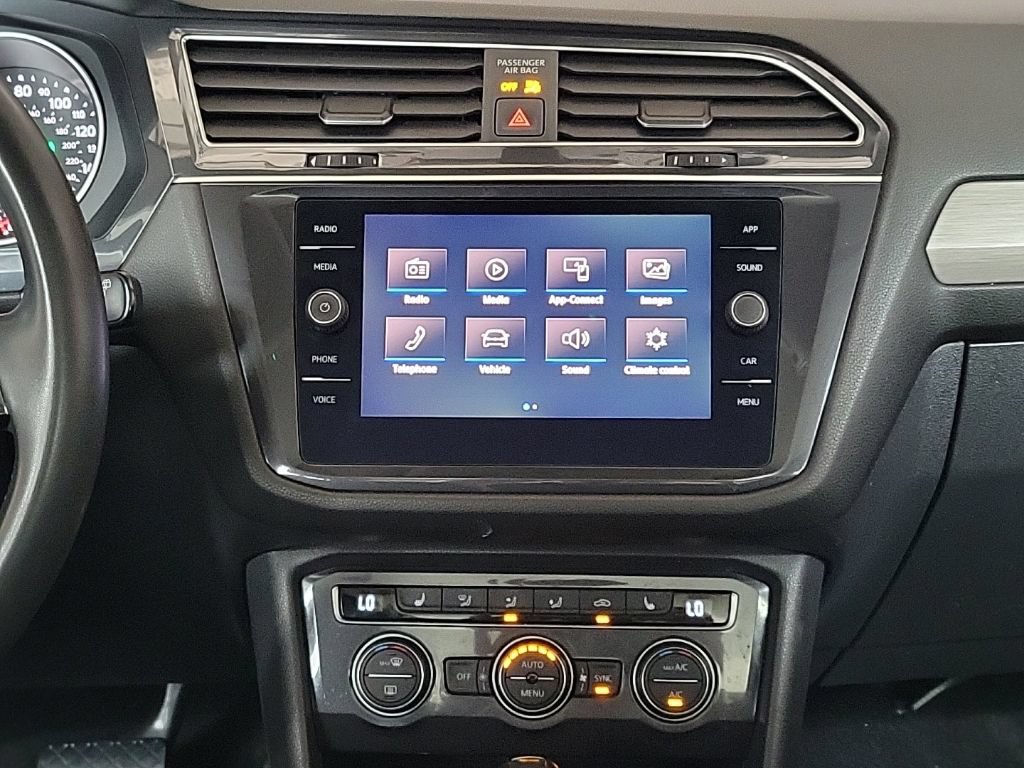 Used 2020 Volkswagen Tiguan SE w/ Panoramic Sunroof Package AWD/4WD image 23