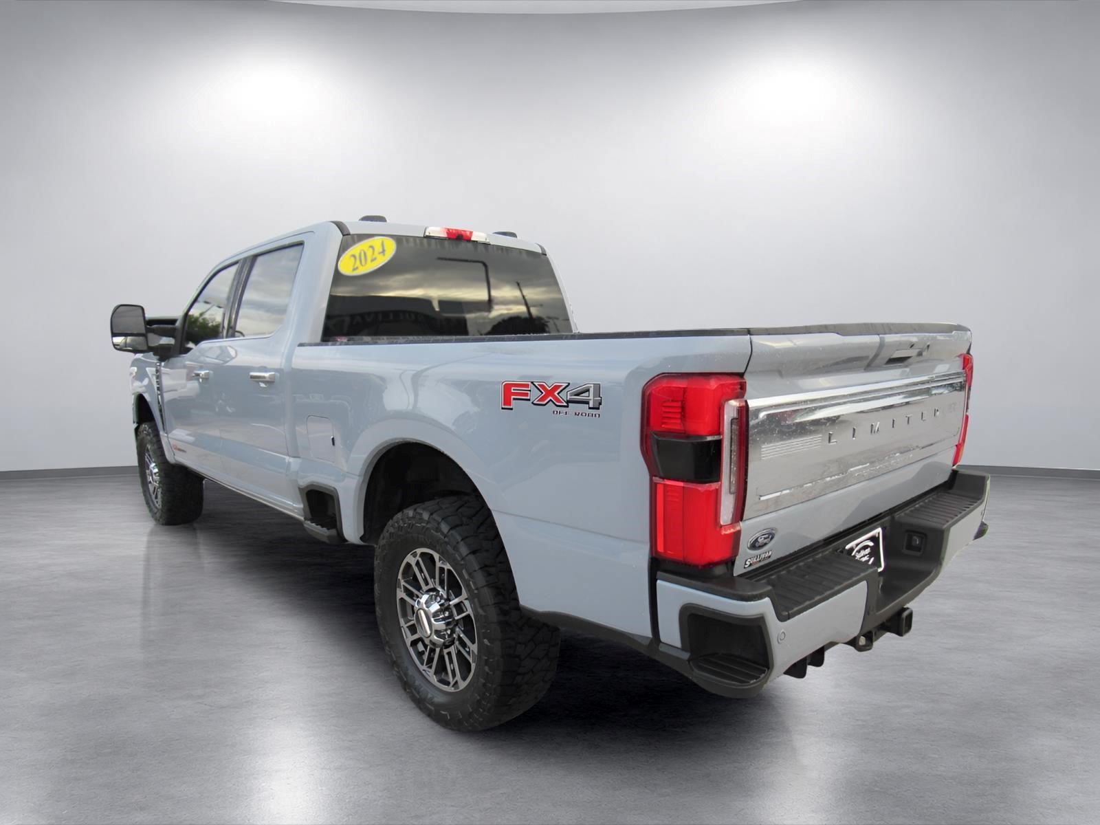Used 2024 Ford F250 Limited w/ FX4 Off-Road Package AWD/4WD image 5