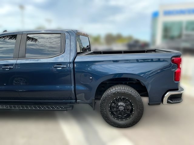 Used 2021 Chevrolet Silverado 1500 LT RWD image 2