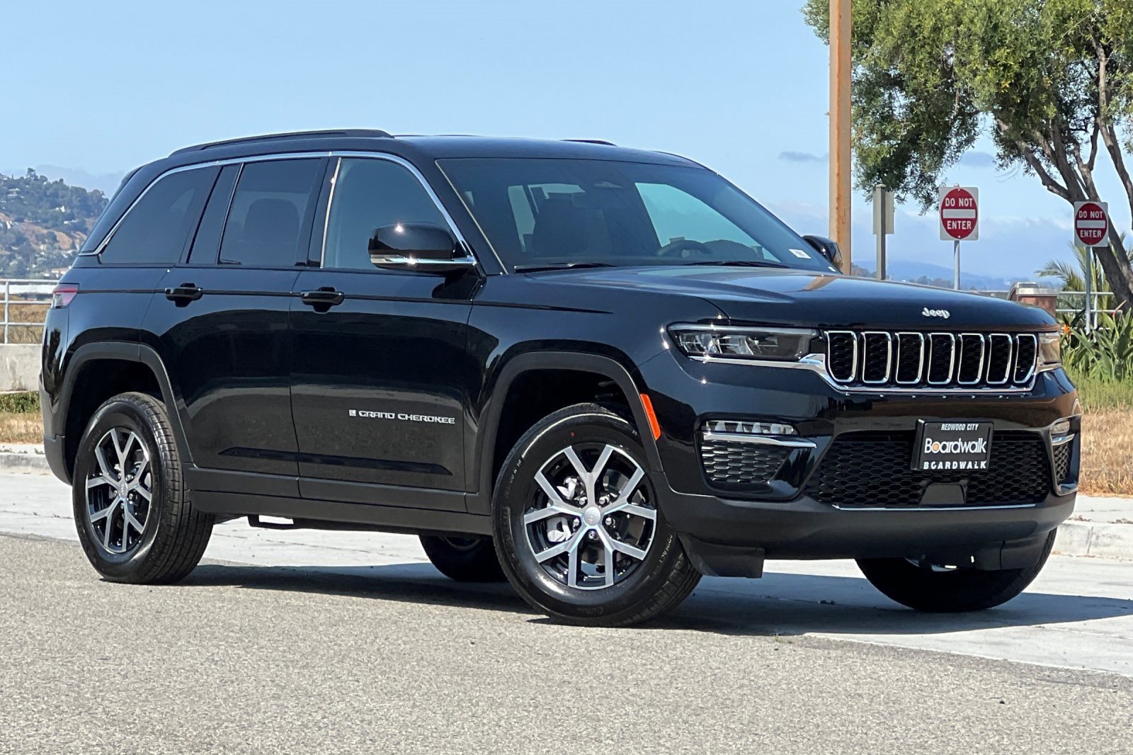 New 2025 Jeep Grand Cherokee Limited image 2