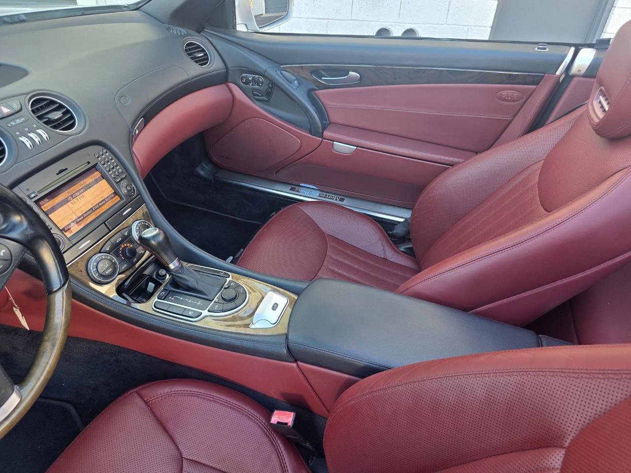 Used 2011 Mercedes-Benz SL 550 w/ Premium I Pkg image 36