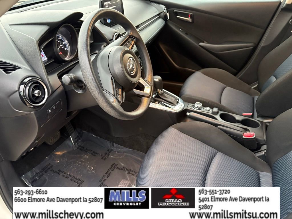 Used 2019 Toyota Yaris LE image 9