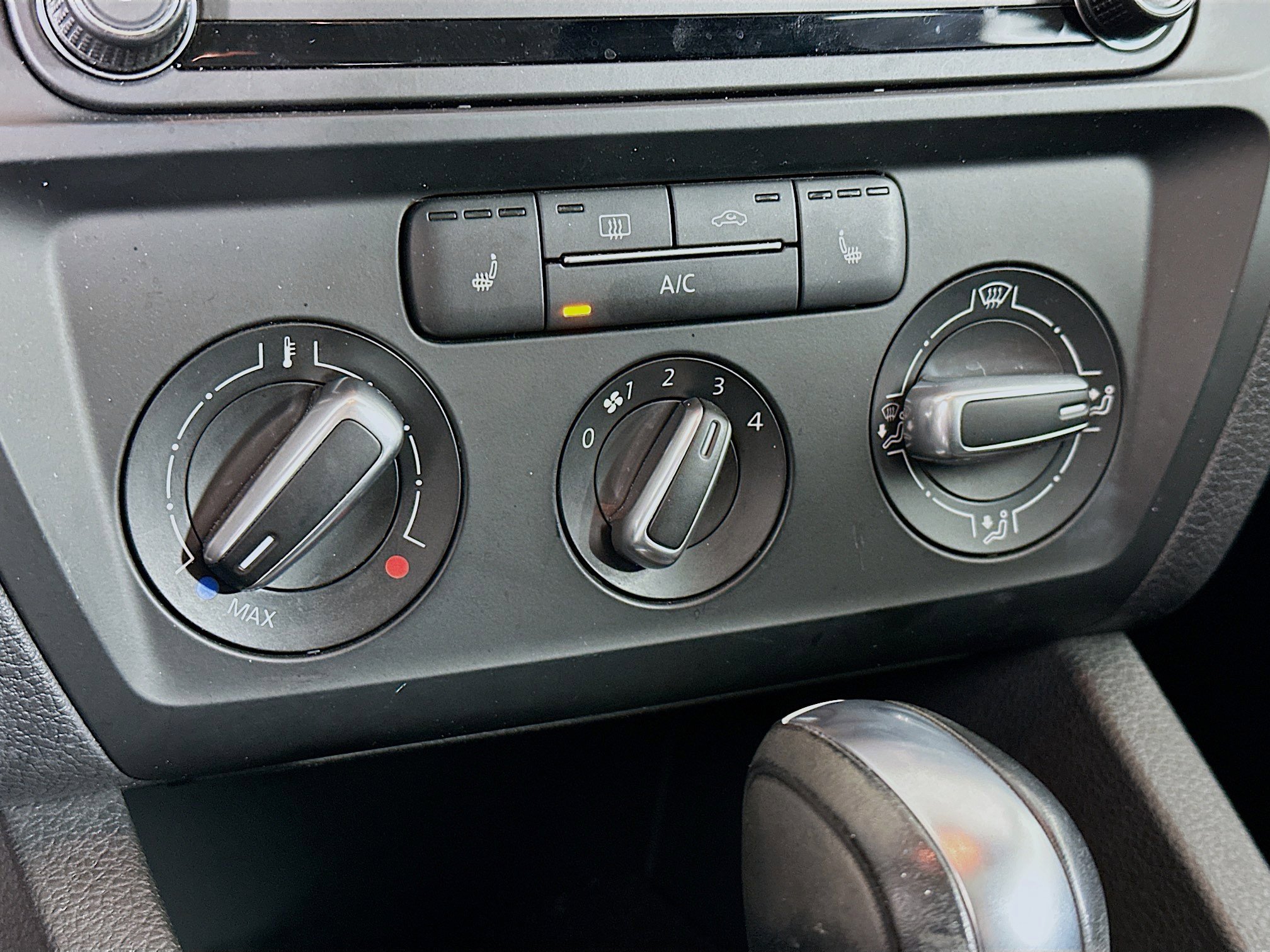 Used 2018 Volkswagen Jetta SE image 23