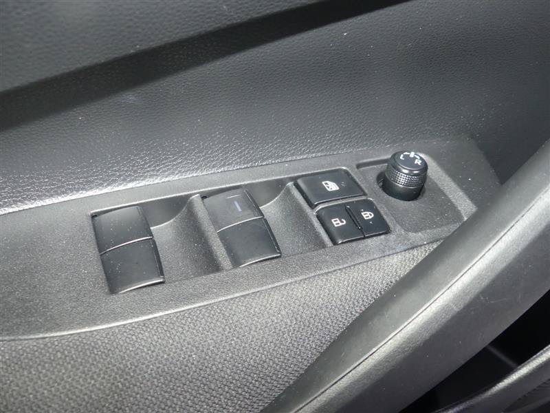 Used 2022 Toyota Corolla LE FWD image 19