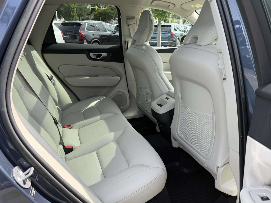 Used 2023 Volvo XC60 B5 Plus w/ Climate Package AWD/4WD image 13