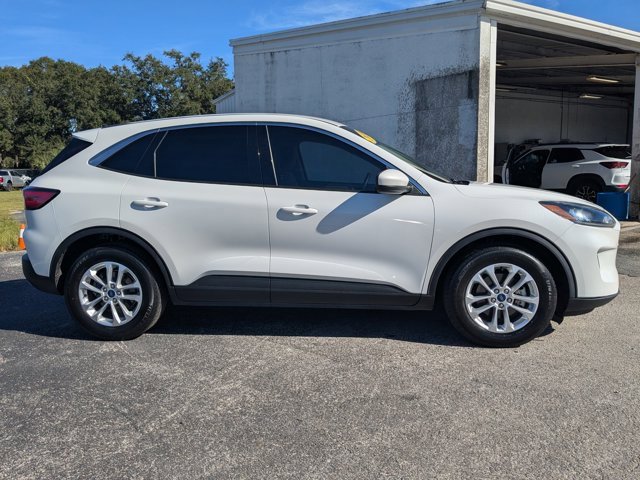 Certified 2020 Ford Escape SE image 4