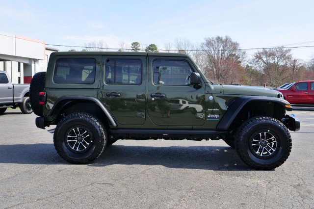 Used 2024 Jeep Wrangler Unlimited Sahara w/ Technology Group image 41
