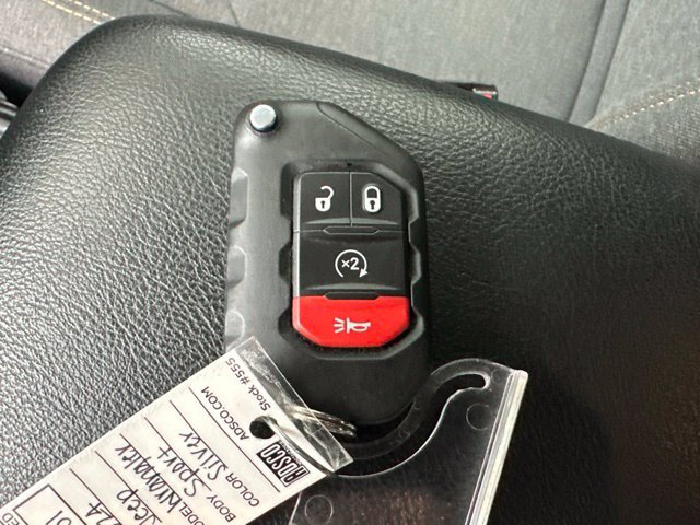 Used 2024 Jeep Wrangler Unlimited w/ Convenience Group AWD/4WD image 2