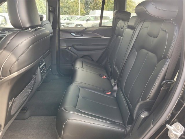 New 2025 Jeep Grand Cherokee Limited image 6