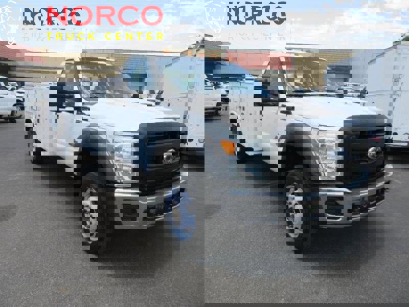 Used 2011 Ford F450 XL w/ XL Decor Group image 3