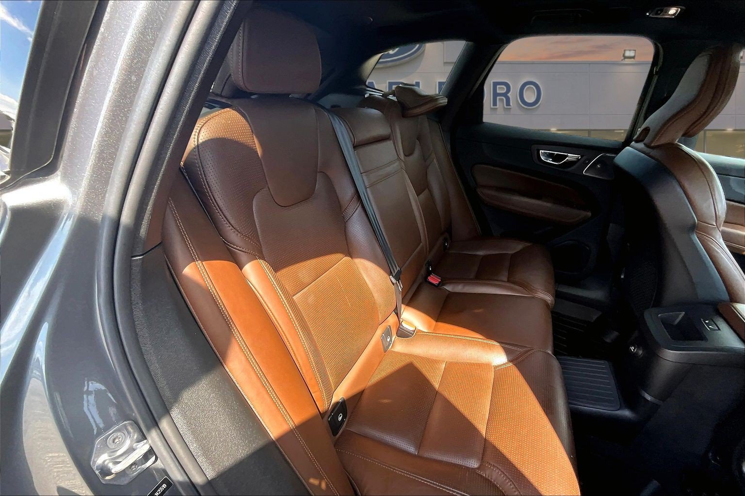 Used 2020 Volvo XC60 T8 Inscription AWD/4WD image 27